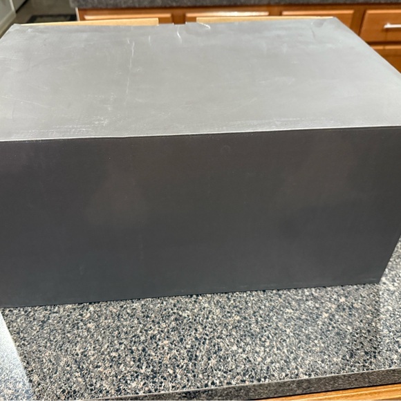 Kendra Scott
Large Antique Brass Jewelry Box In White Lacquer - Picture 11 of 12